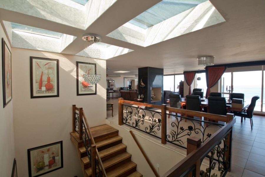 7 Bedroom Property for Sale in Outeniqua Strand Western Cape